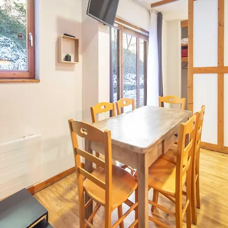 Apartment Family In *