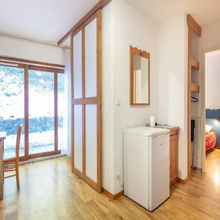 Family In Apartment *
